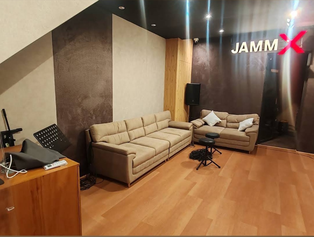 The Lounge